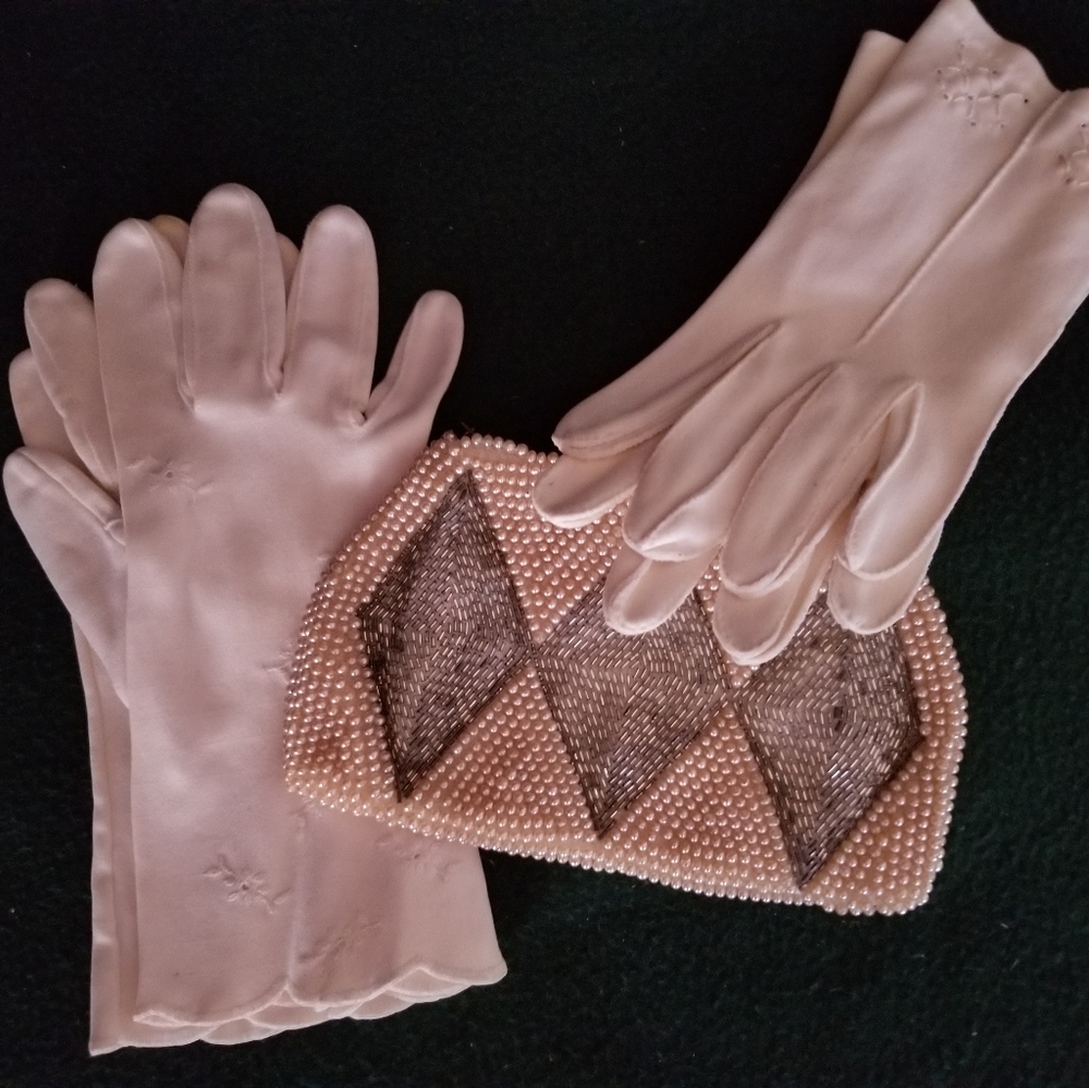 Vintage gloves (2) & purse
